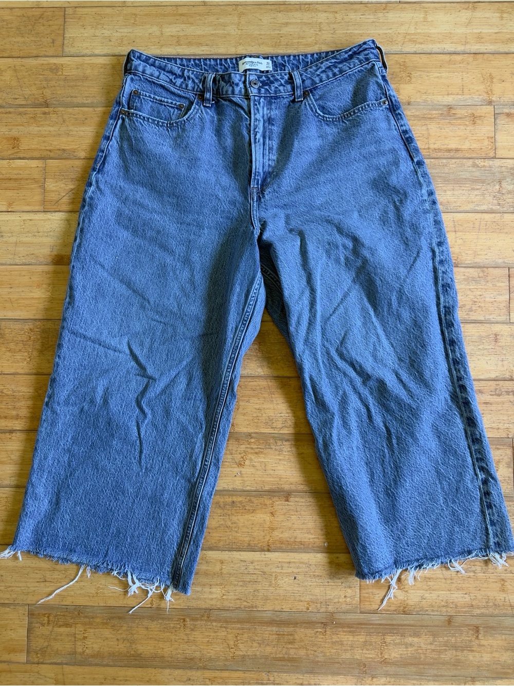 Abercrombie & Fitch High Rise Crop Jeans